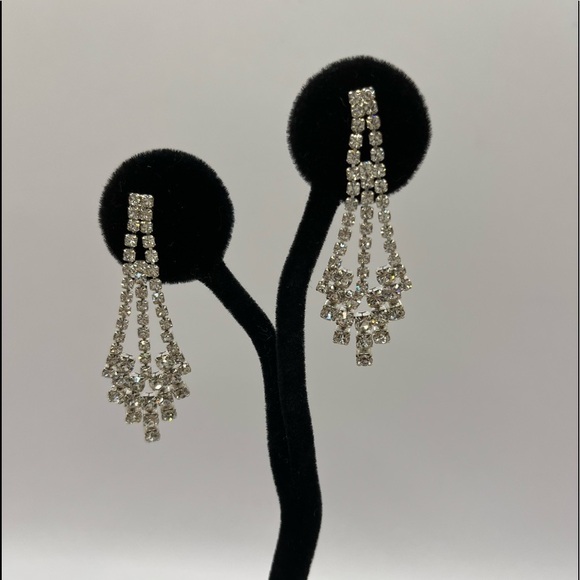 Earrings Clear Rhinestones sparkling lightweight chandelier style earrings post - Picture 3 of 11